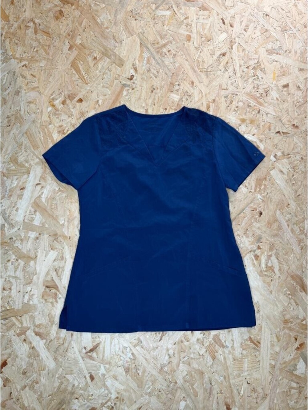 Cherokee Perfect Stretch Scrub Top Womens Medium Blue V-Neck Floral Embroidered
